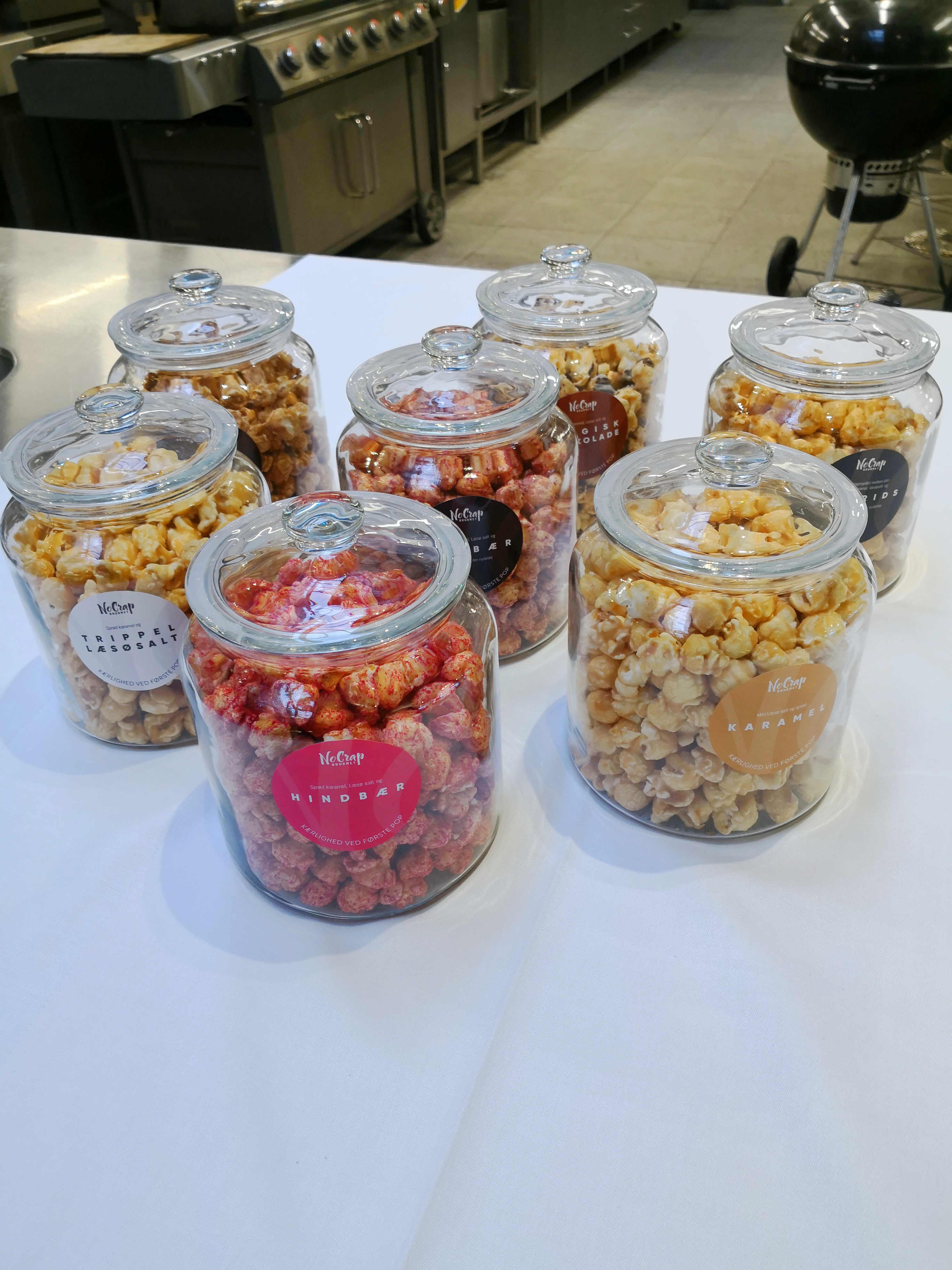 Stor Eksklusiv Popcorn Buffet m. 5 varianter gourment popcorn inkl. glaskrukker - Billede 4